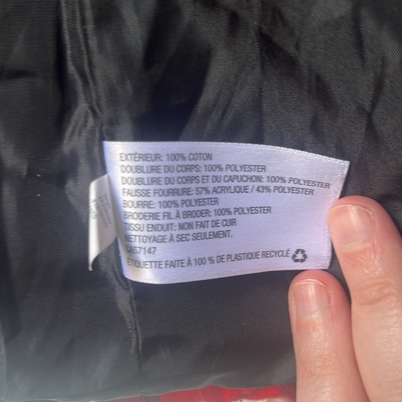 Red plaid vest - Picture 7 of 9